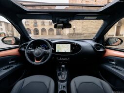 TOYOTA AYGO X pieno