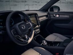 VOLVO XC40 pieno