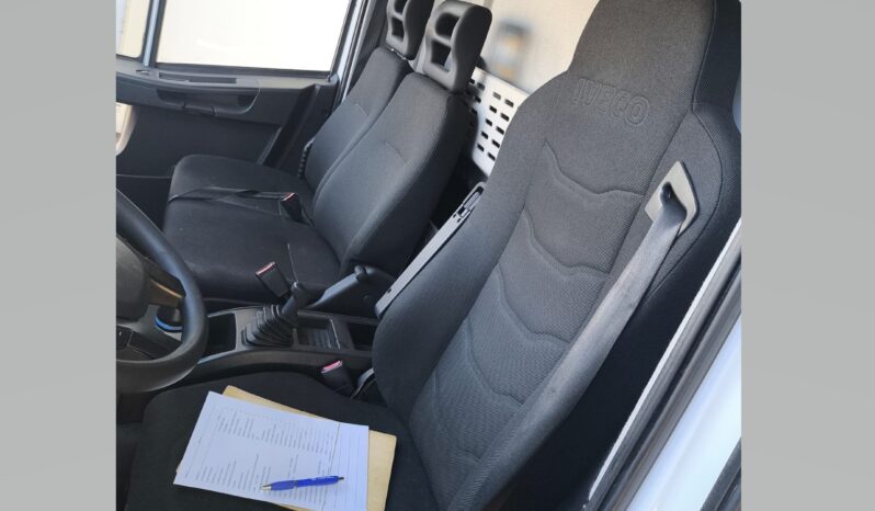 IVECO EUROCARGO 120E22 FURGONE IN PLAYWOOD CON PEDANA VERTICALE [RIF: 2026] pieno